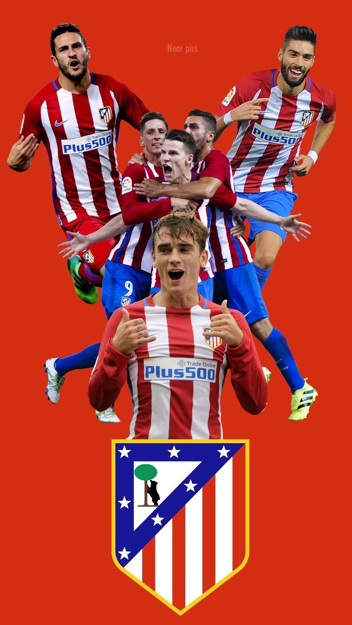 波兰对阵荷兰世预赛中，有球迷向场内投掷烟火迫使比赛被中断