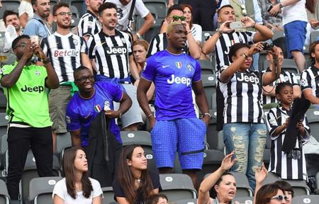 跟队记者：米兰将在周五和维尔图斯恩泰拉进行友谊赛