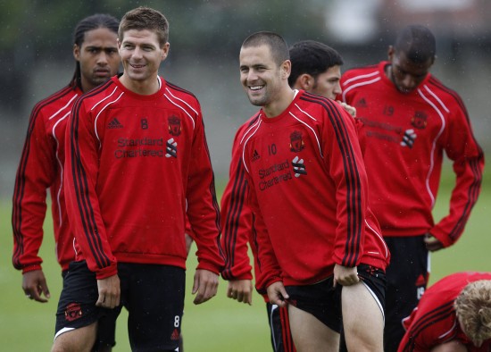 里夫斯：詹姆斯投了那个球人们会骂他该传，传了又说他该投