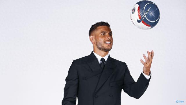 摩纳哥球迷因对球队不满而集体沉默，加拉塔萨雷反享受欢呼